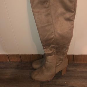Women’s size 10 over the knee wide calf boot